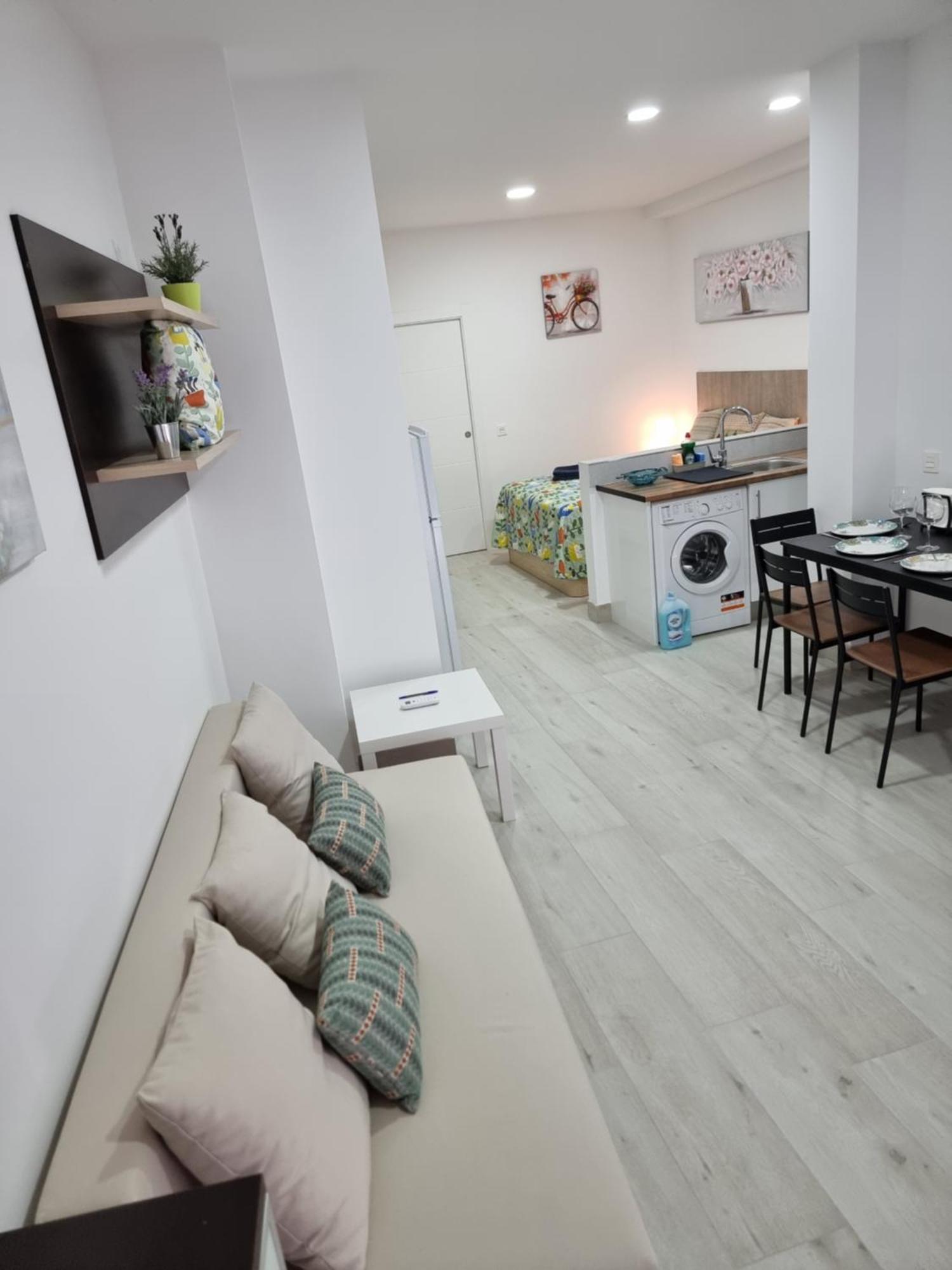 Apartamentos Zanca City Center Free Luggage Storage Málaga Eksteriør billede
